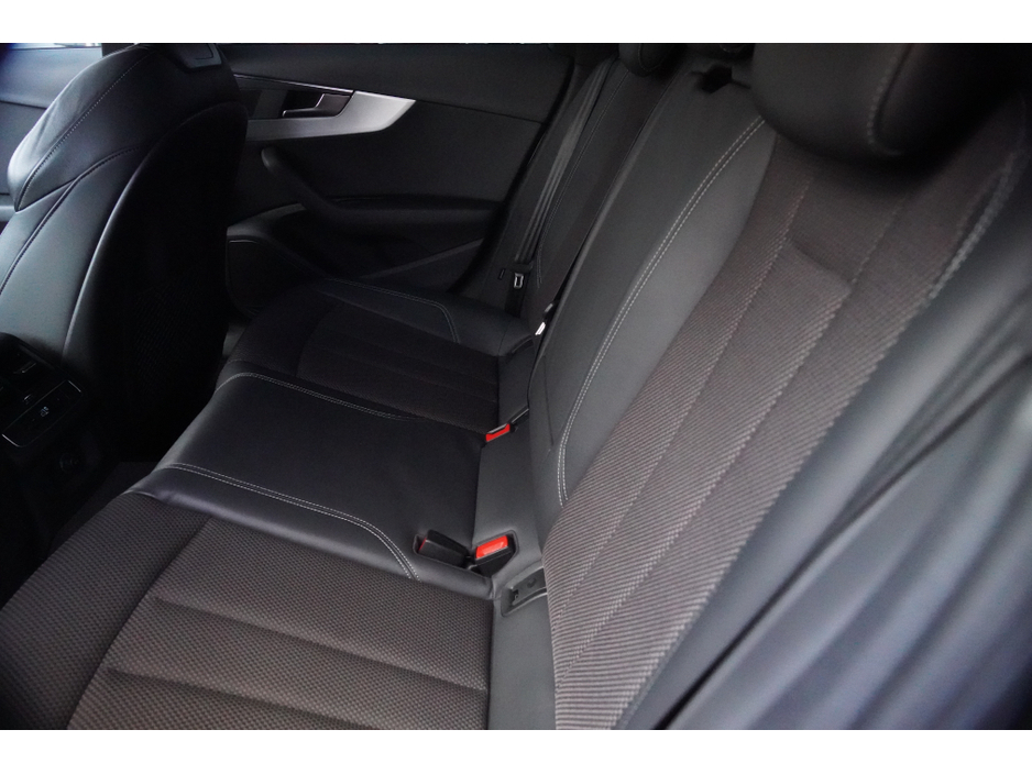 2018 Audi A4 - image 25