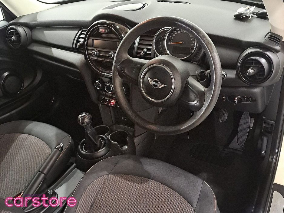 2017 MINI Hatch ONE D XN12 2 DR €14,480