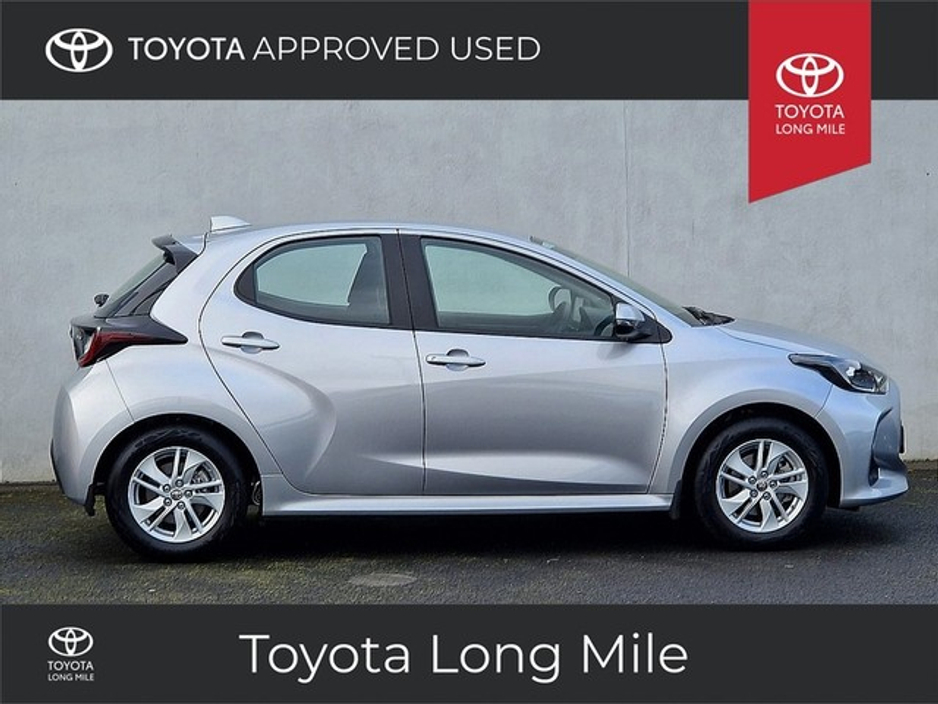 2022 Toyota Yaris 1.5 Hybrid Luna 5dr €23,949