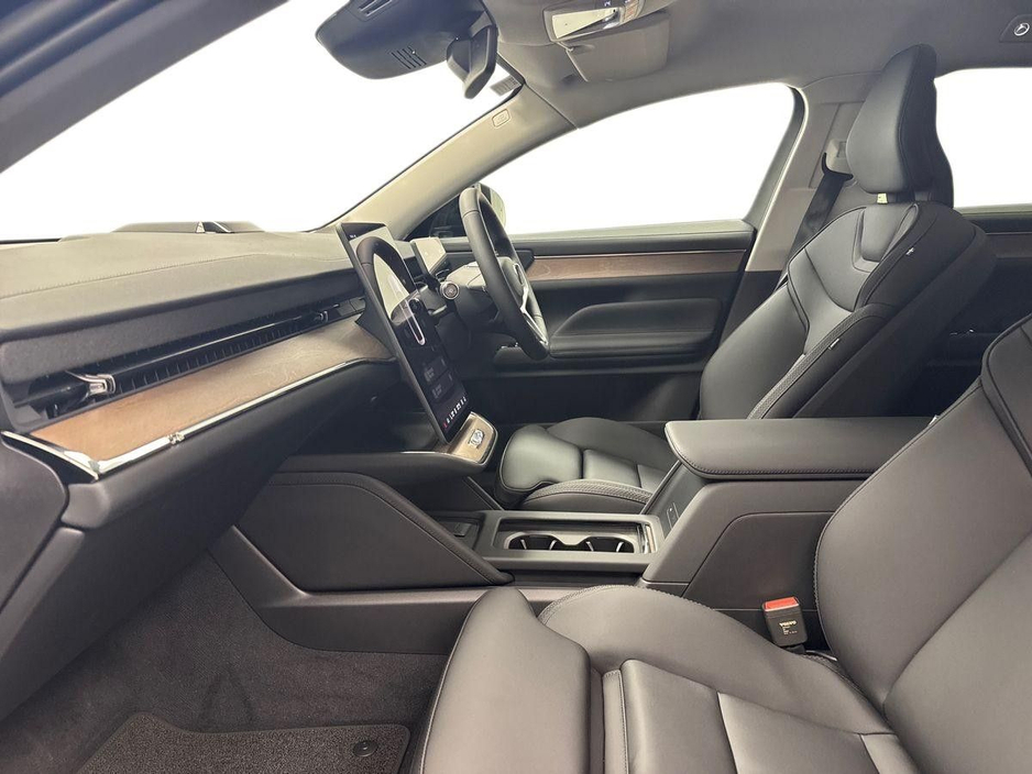 2026 Volvo ES90 - image 2