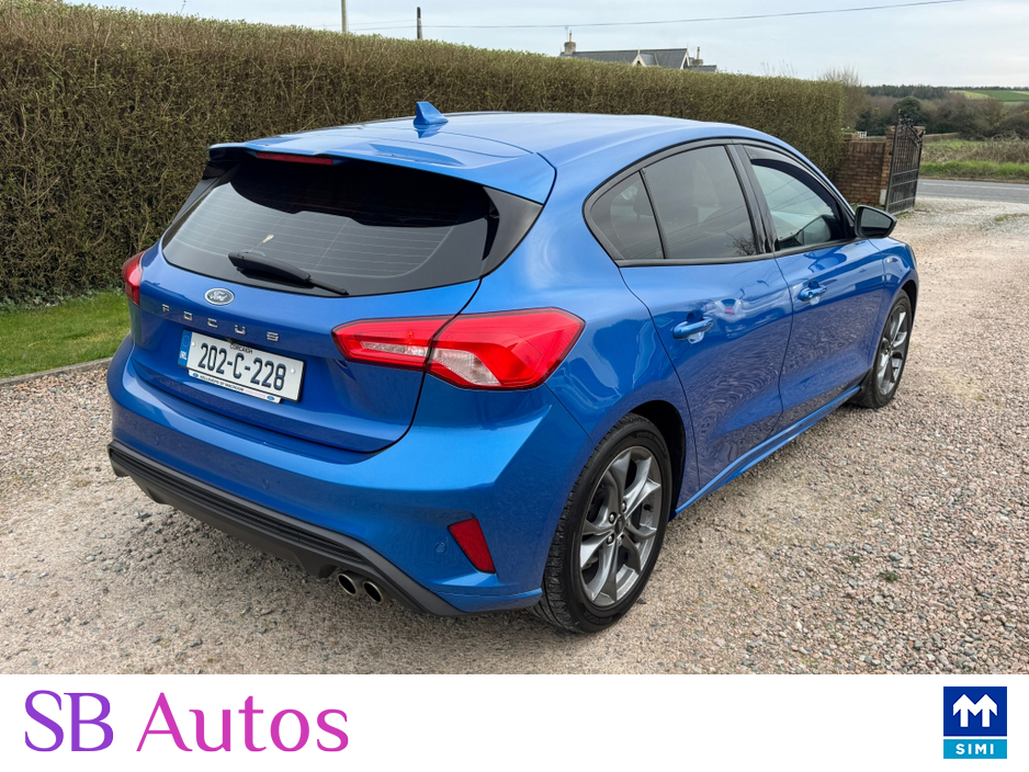 2020 Ford Focus - image 5