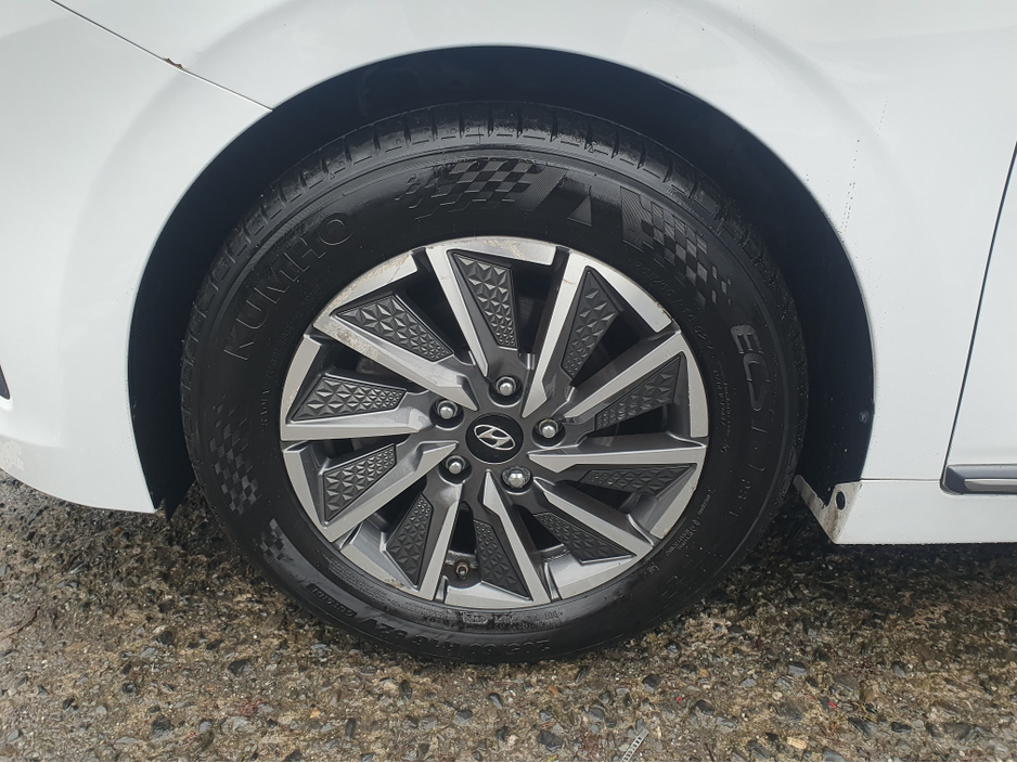 2022 Hyundai Ioniq PREMIUM AUTOMATIC FULLY ELECTRIC NCT 02/28 FINANCE AVAILABLE @ €59 PER WEEK HEATED SEATS/ SAT NAV/ TOUCH SCREEN MEDIA/ BLUETOOTH/ USB/ REVERSE CAMERA/ HISTORY CHECKED €14,950