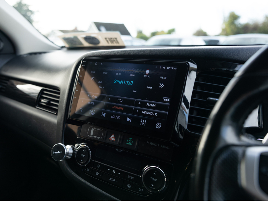 2016 Mitsubishi Outlander - image 15