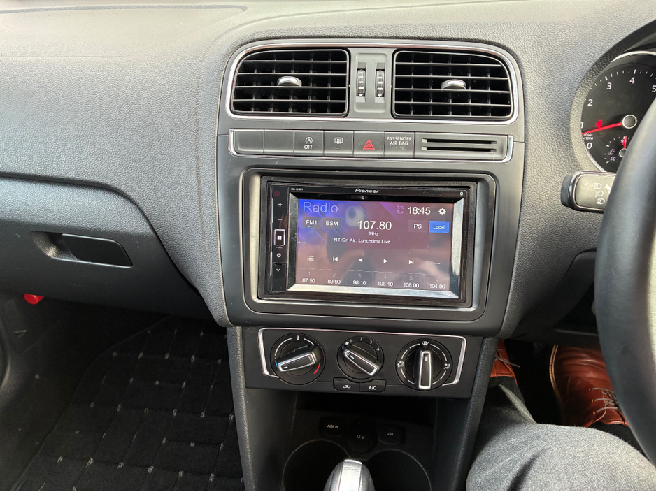 2014 Volkswagen Polo - image 19