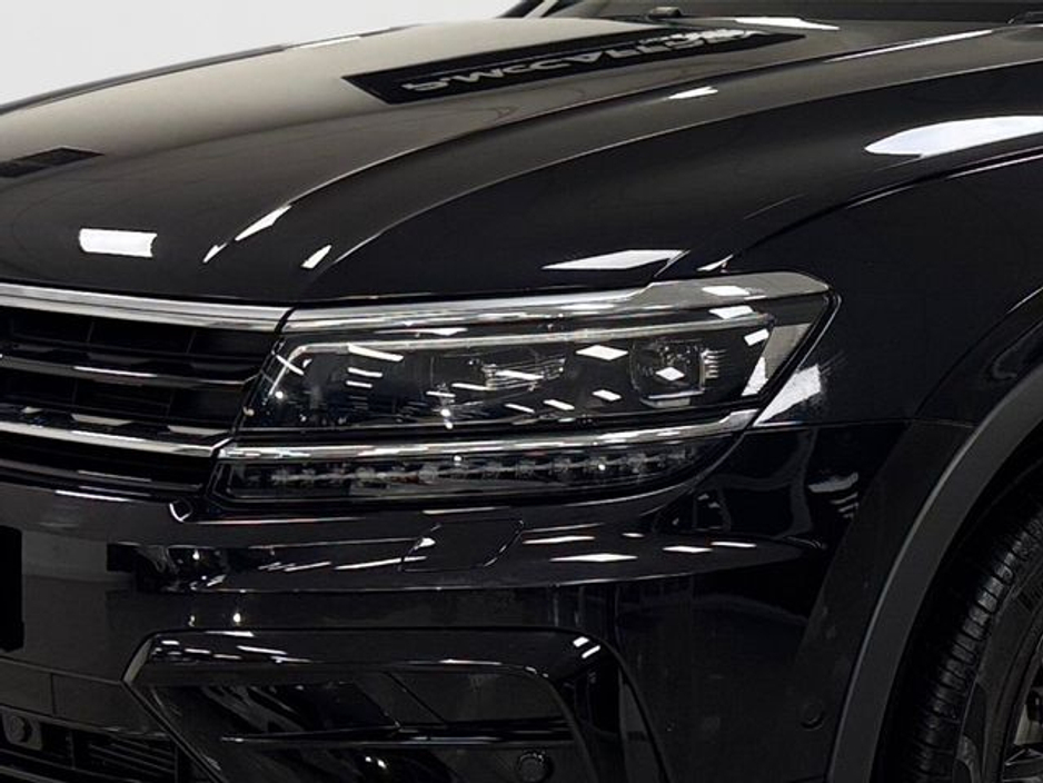 2020 Volkswagen Tiguan - image 9