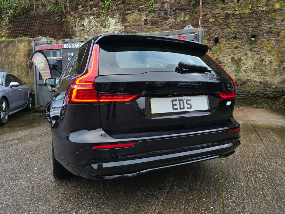 2023 Volvo V60 2.0 T6 350BHP 4 Wheel Drive 2023 (231) €30,950