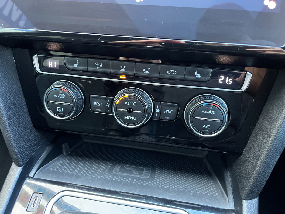 2020 Volkswagen Arteon R-LINE 240HP 4MOTION AUTOMATIC 2.0 DIESEL //HIGH SPEC//PANORAMIC GLASS ROOF//KEYLESS ENTRY//SAT NAV//HEATED FRONT AND REAR SEATS// €32,950