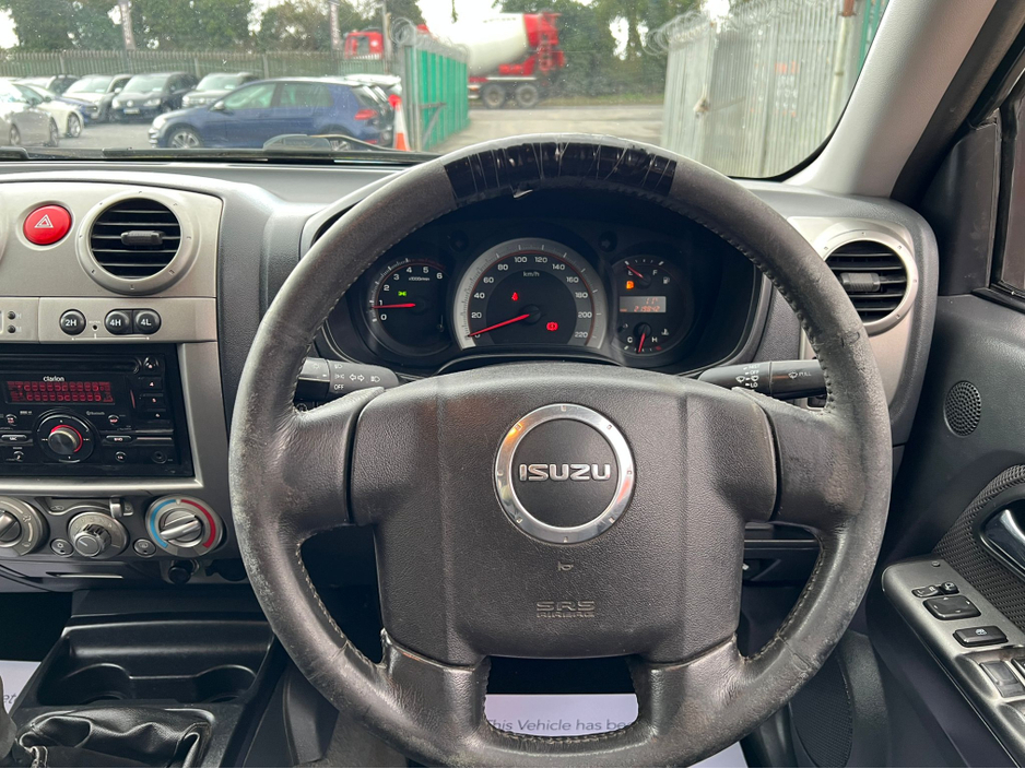 2010 Isuzu Rodeo - image 9