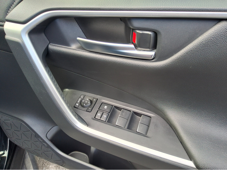2023 Toyota Rav4 - image 19