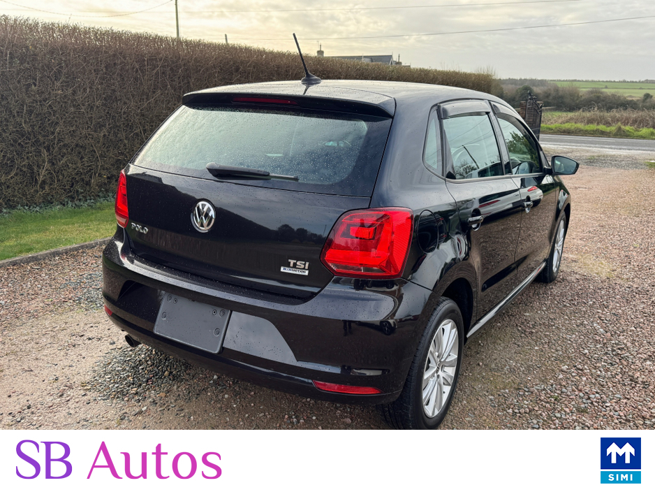 2017 Volkswagen Polo - image 5