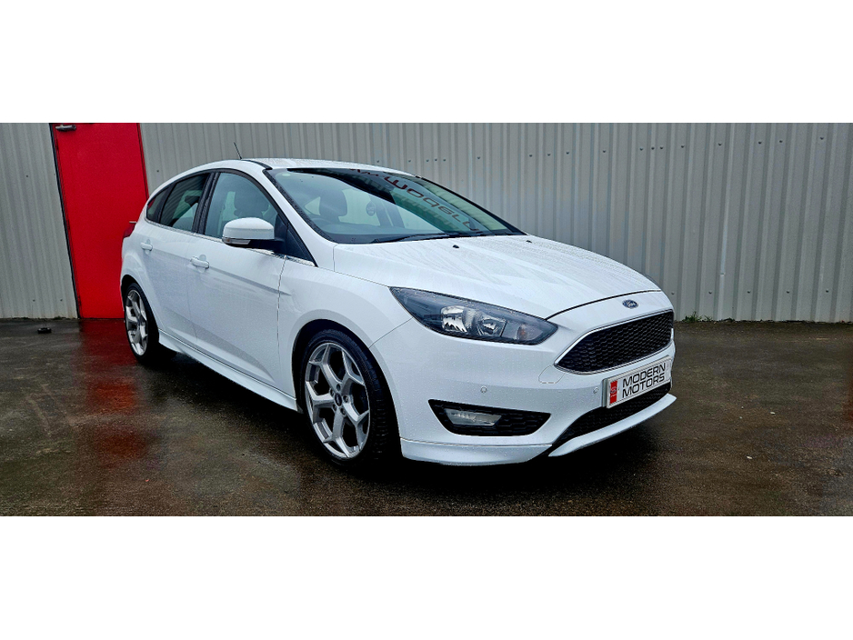 2016 Ford Focus ZETEC S 1.0 ECO 125BHP LOW MILES €9,750