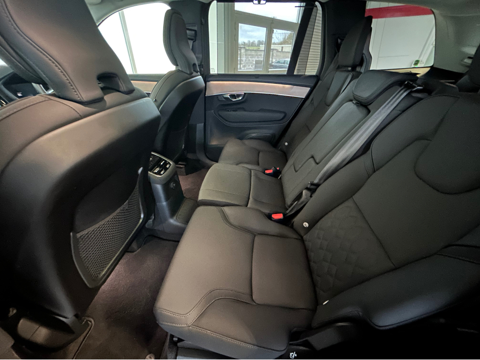 2025 Volvo XC90 - image 6