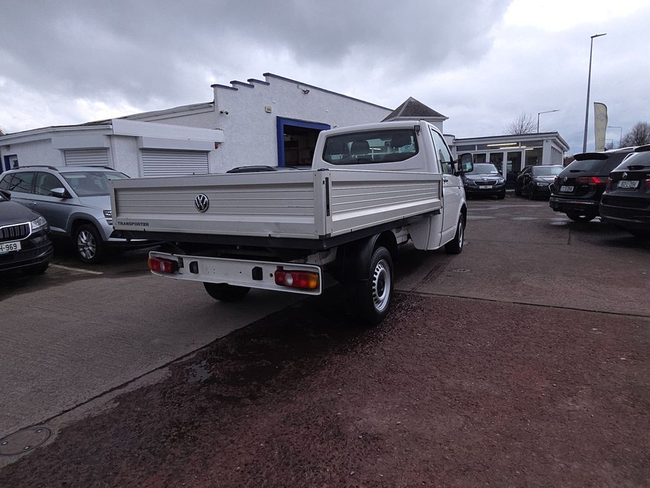 2018 Volkswagen Transporter - image 8