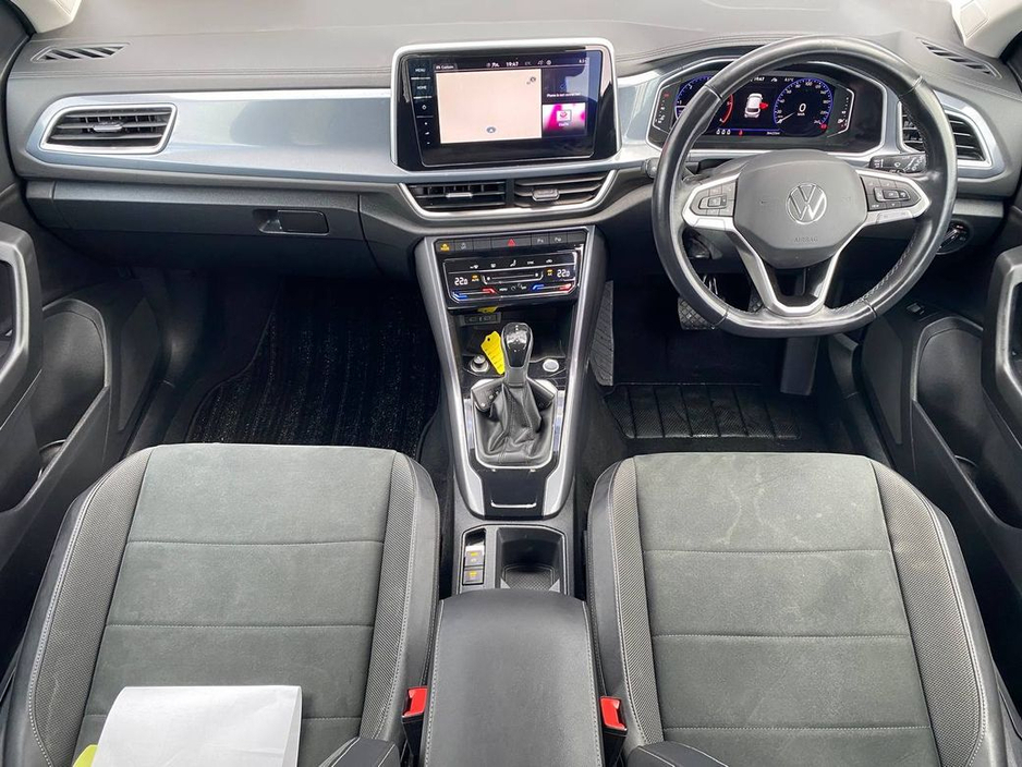 2022 Volkswagen T-Roc - image 10