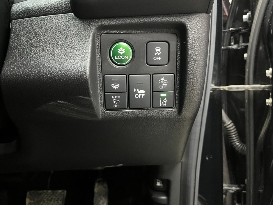 2017 Honda Vezel €17950 2017 HONDA VEZEL HYBRID Z SENSING 1.5 AUTOMATIC / CRUISE CONTROL / REVERSE CAMERA / HEATED SEATS / PADDLE SHIFTERS €17,950