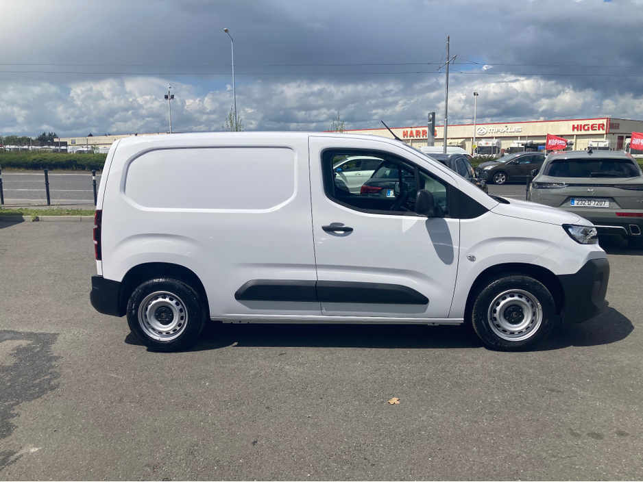 2026 Citroen Berlingo - image 7