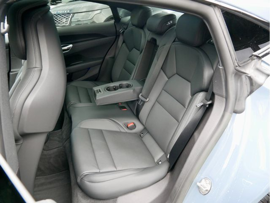 2024 Audi e-tron GT quattro - image 18