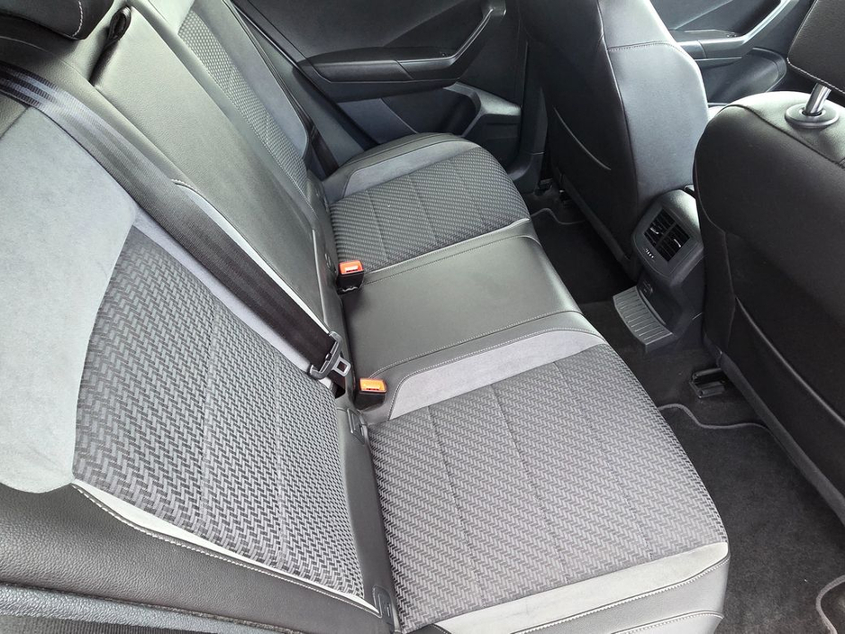 2018 Volkswagen T-Roc - image 11