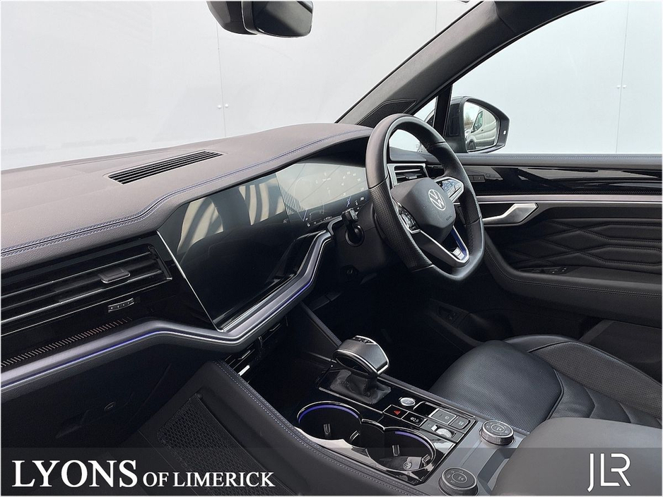 2024 Volkswagen Touareg 3.0 TSI PHEV 462HP R Line *SOLD* €78,950