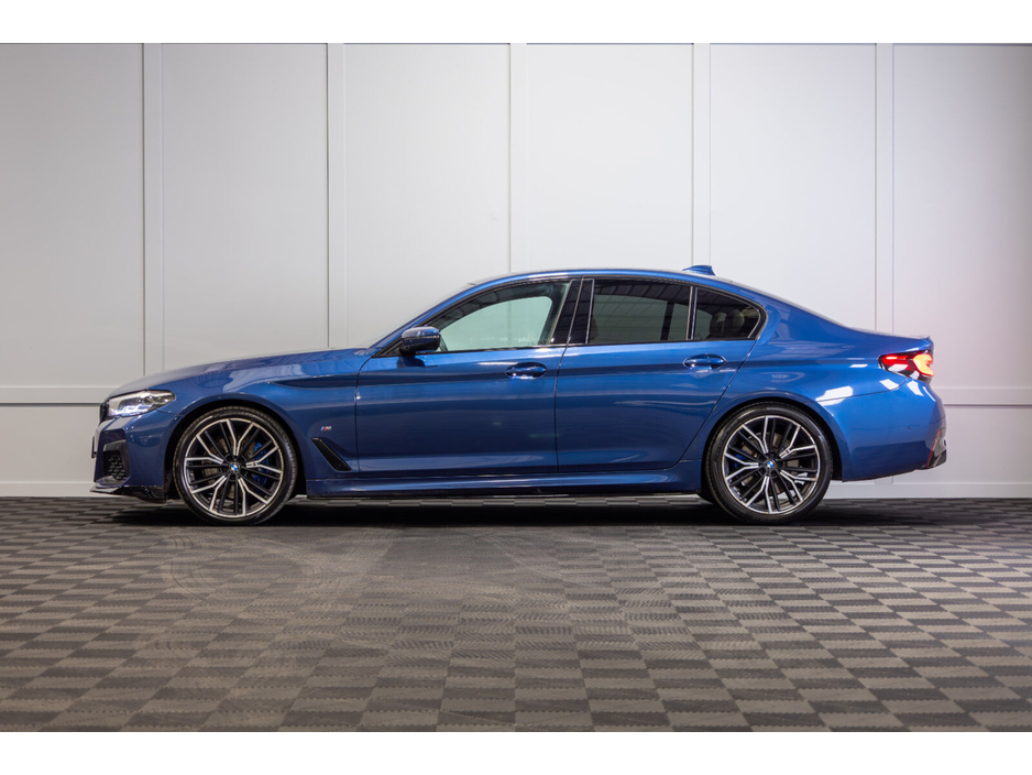 2022 BMW 5 Series - image 3