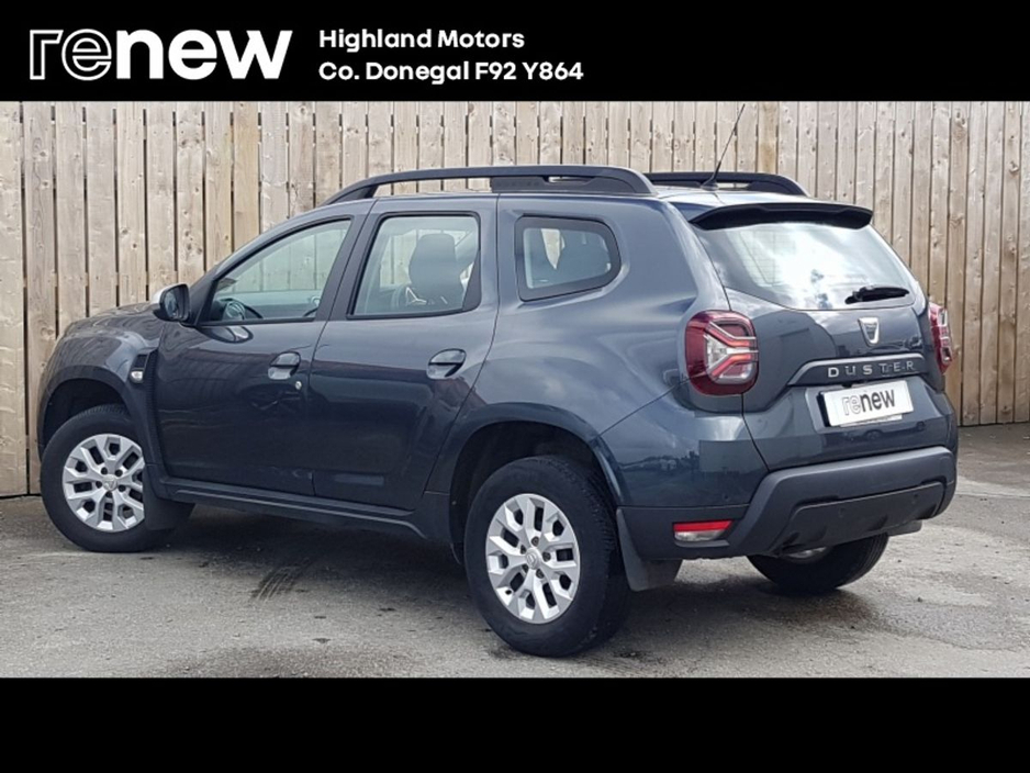 2022 Dacia Duster - image 3