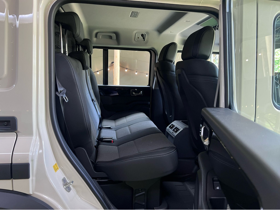 2025 INEOS Grenadier 5-Seat Commercial (N1) €79,995