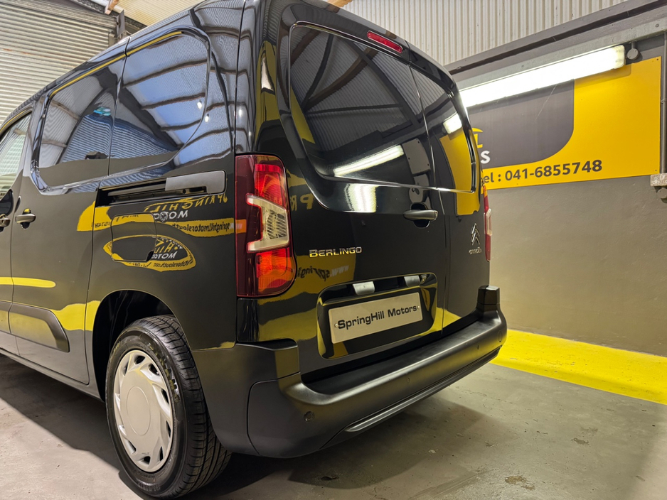 2021 Citroen Berlingo - image 13