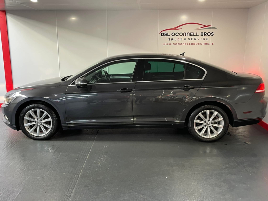 2019 Volkswagen Passat - image 8