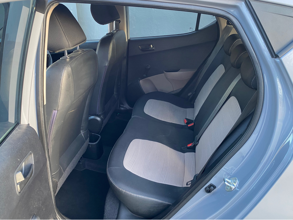 2015 Hyundai i10 - image 11