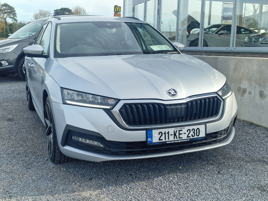 2021 Skoda Octavia - image 2
