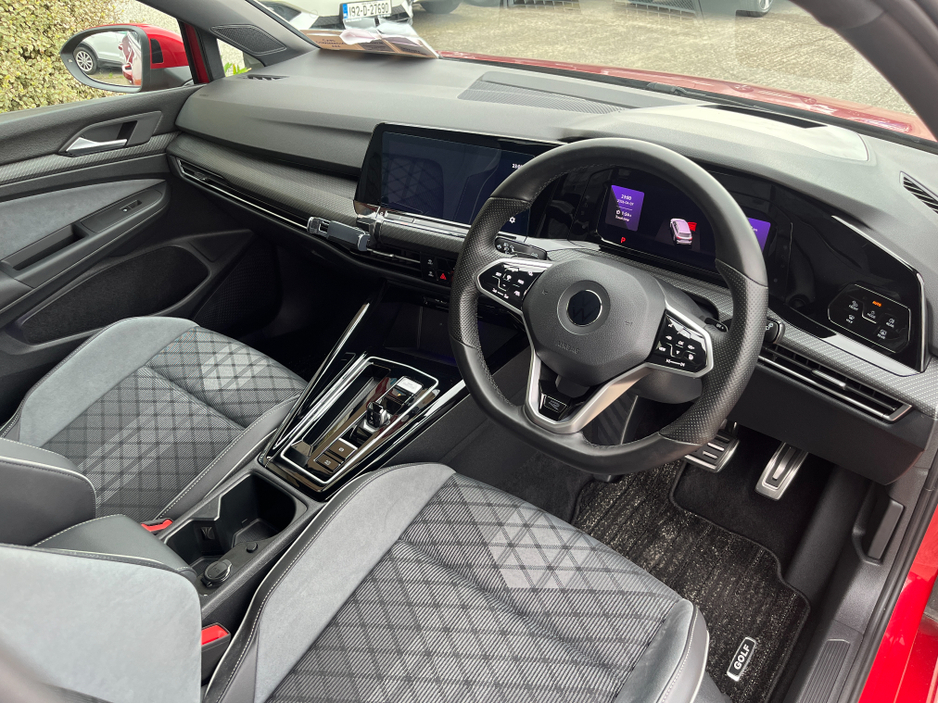 2022 Volkswagen Golf - image 15