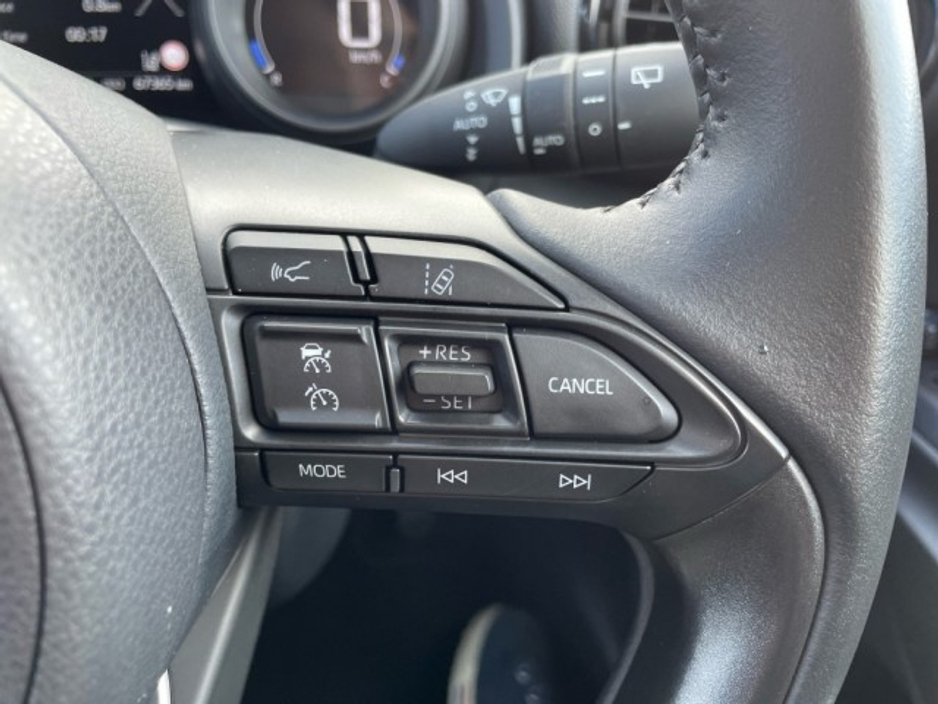 2023 Toyota Yaris Cross - image 11