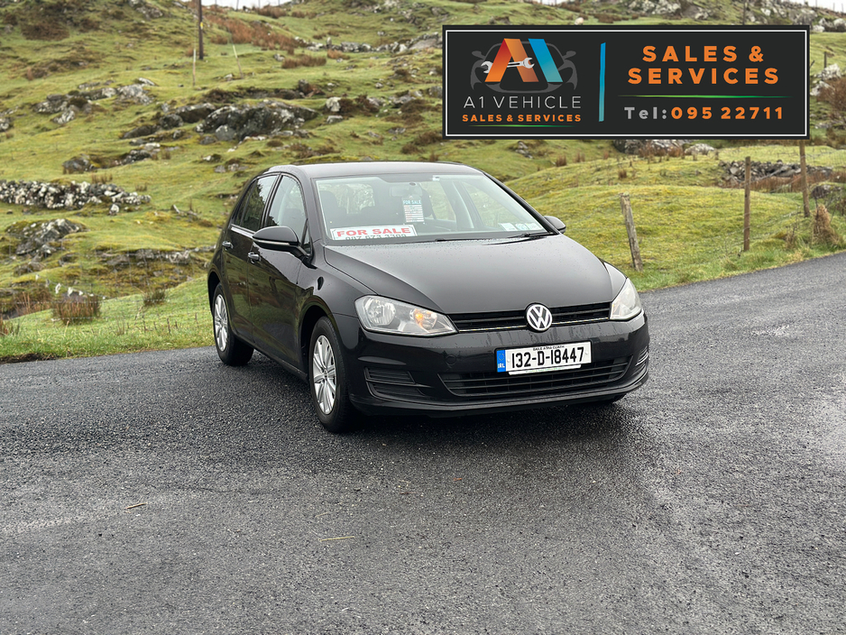 2013 Volkswagen Golf - image 3