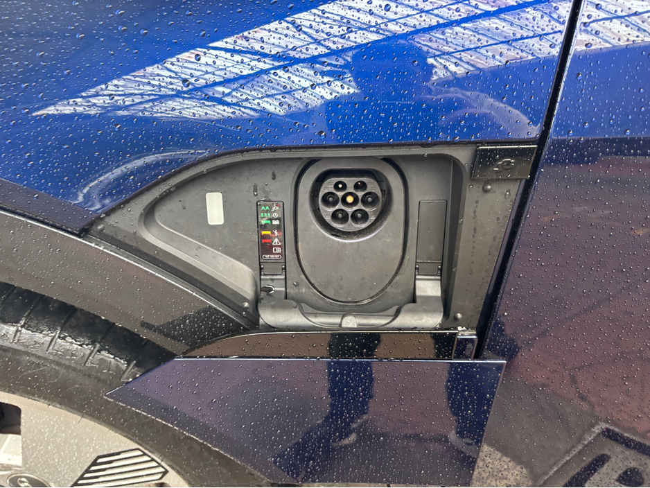 2021 Audi e-tron - image 21