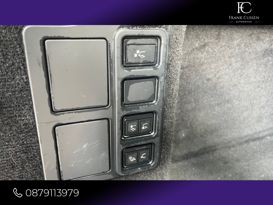 2022 Land Rover Discovery - image 28