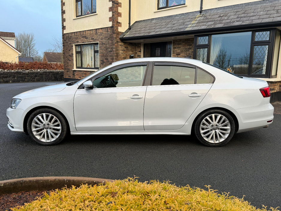 2017 Volkswagen Jetta 2.0 TDI 110HP Highline €12,950