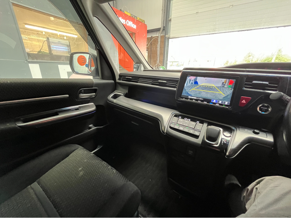 2018 Honda Stepwagon - image 18