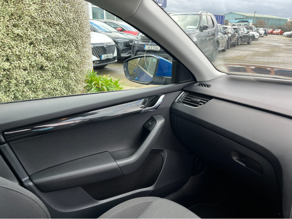 2018 Skoda Octavia COMBI STYLE AUTOMATIC 1.0 TSI 115HP //HIGH SPEC//SAT NAV//REVERSE CAMERA//LOW MILES// €17,950