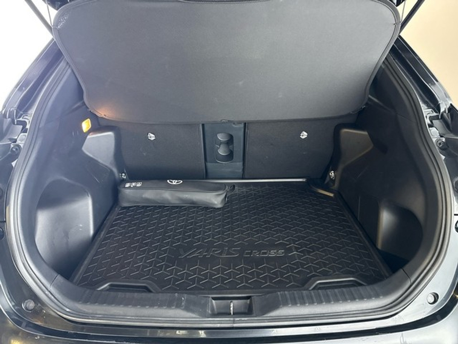 2025 Toyota Yaris Cross HYBRID LUNA SPORT €30,950