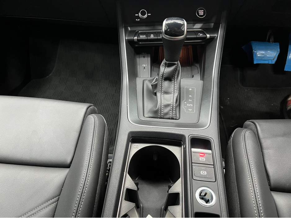 2024 Audi Q3 2024 AUDI Q3 35TDI QUATTRO S LINE 2.0 AUTOMATIC / CRUISE CONTROL / 360° PARKING CAMERA / ELECTRIC HEATED SEATS / PADDLE SHIFTERS / APPLE CARPLAY