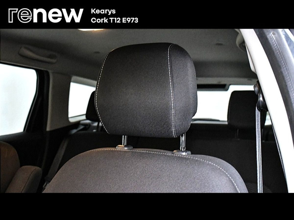 2020 Dacia Duster - image 18