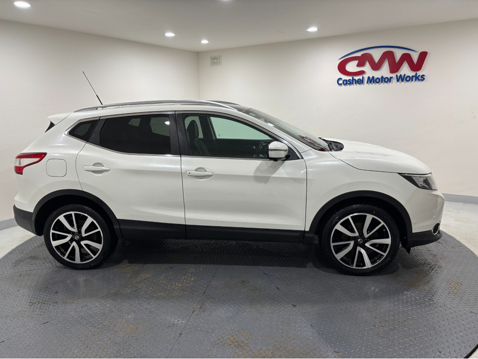 2015 Nissan Qashqai 1.5 DCI TEKNA 110PS 5DR**FULL LEATHER**PAN ROOF** €8,995