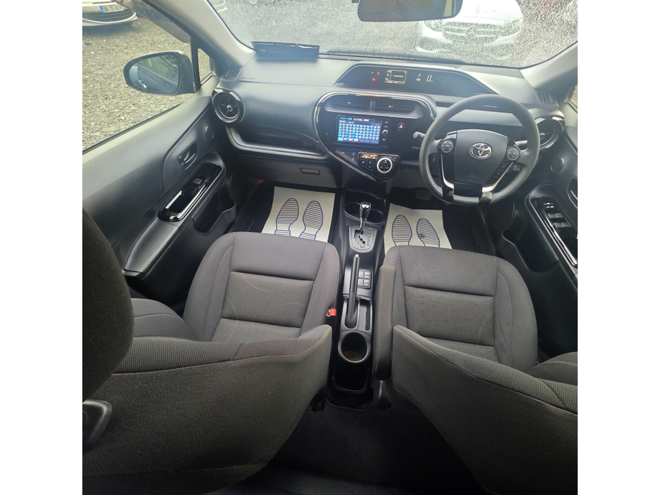 2018 Toyota Aqua - image 21