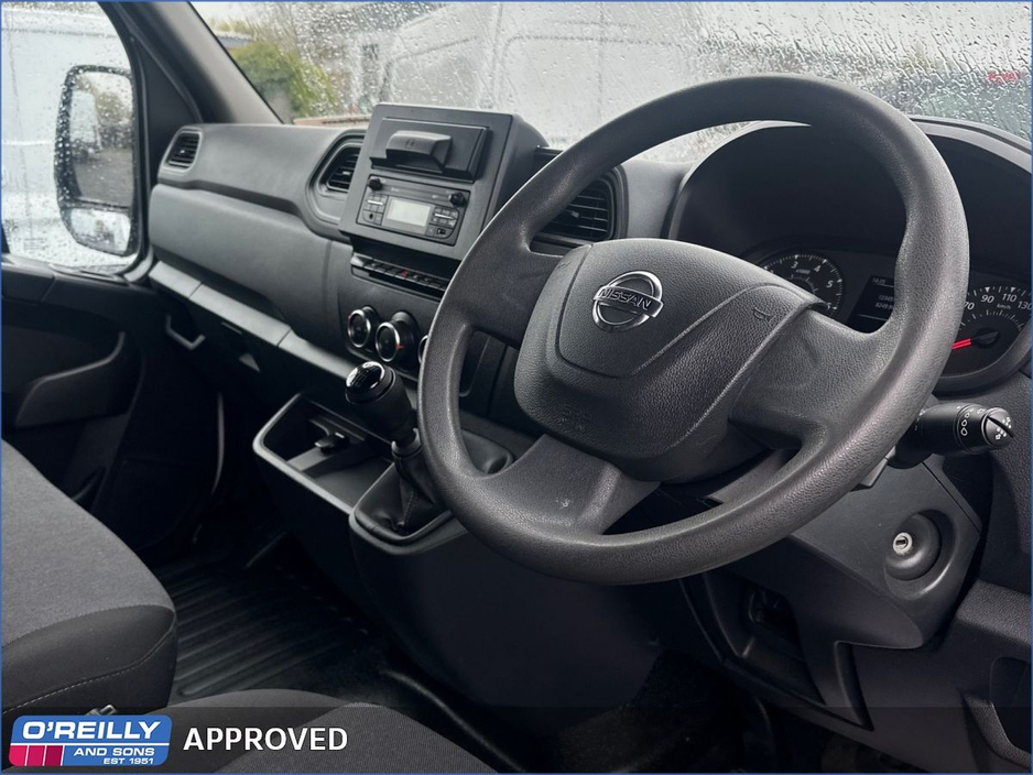 2022 Nissan Interstar - image 4