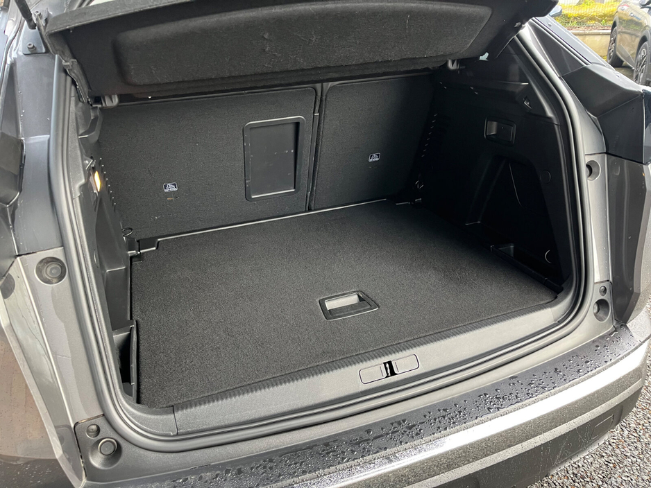 2022 Peugeot 3008 - image 5