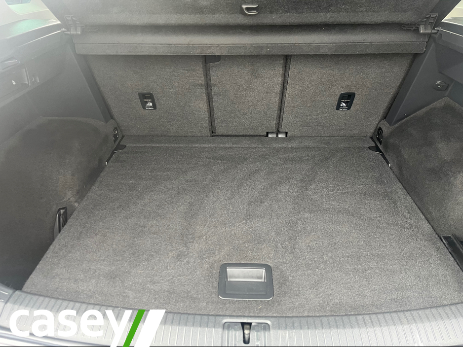 2018 Volkswagen Tiguan - image 17