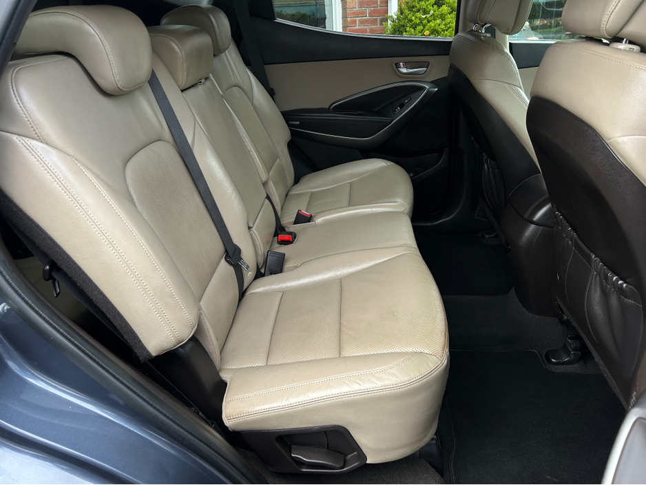 2018 Hyundai Santa Fe - image 10