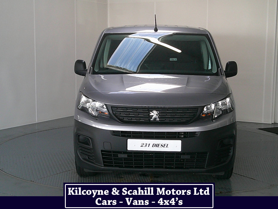 2023 Peugeot Partner - image 2