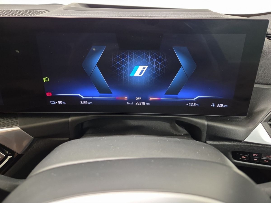 2022 BMW i4 - image 9