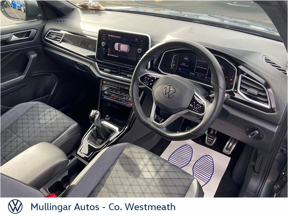 2023 Volkswagen T-Roc - image 8
